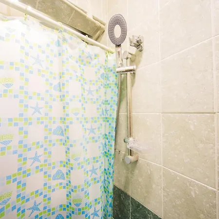 Summer Downtown - Compact Basic Flat - 1st Floor Apartman